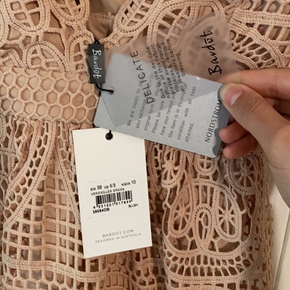 NWT BARDOT LACE MIDI DRESS SIZE 6/S - Picture 3 of 5